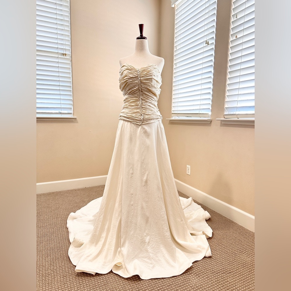Vintage Creamy Ivory Strapless Corset Miosa Couture Wedding Dress - Size US 2-4